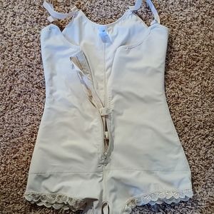 SHAPERX Compression Shapewear Fajas Garment MEDIUM Like New